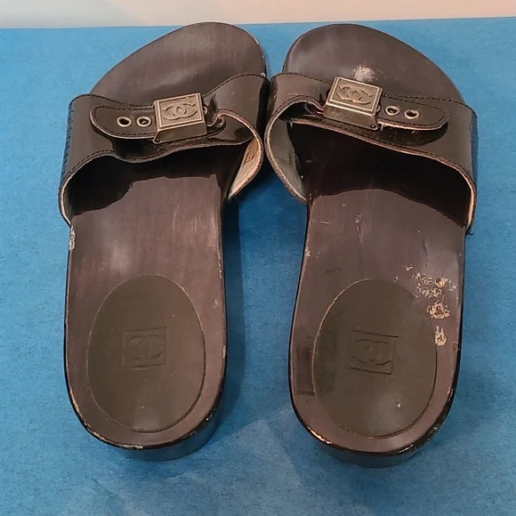 Chanel 2004 Collection Slides - Picture 9 of 14